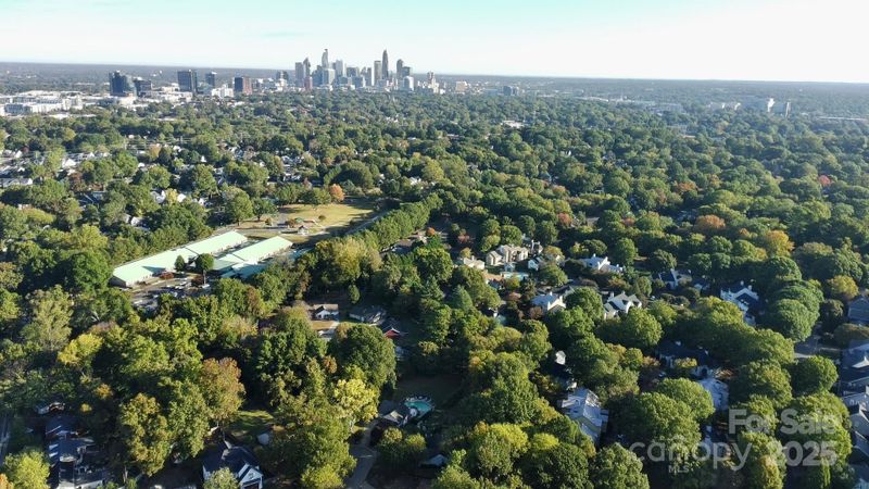 732 Shawnee Dr, Charlotte, NC 28209