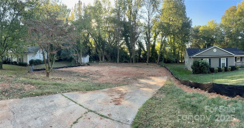 732 Shawnee Dr, Charlotte, NC 28209
