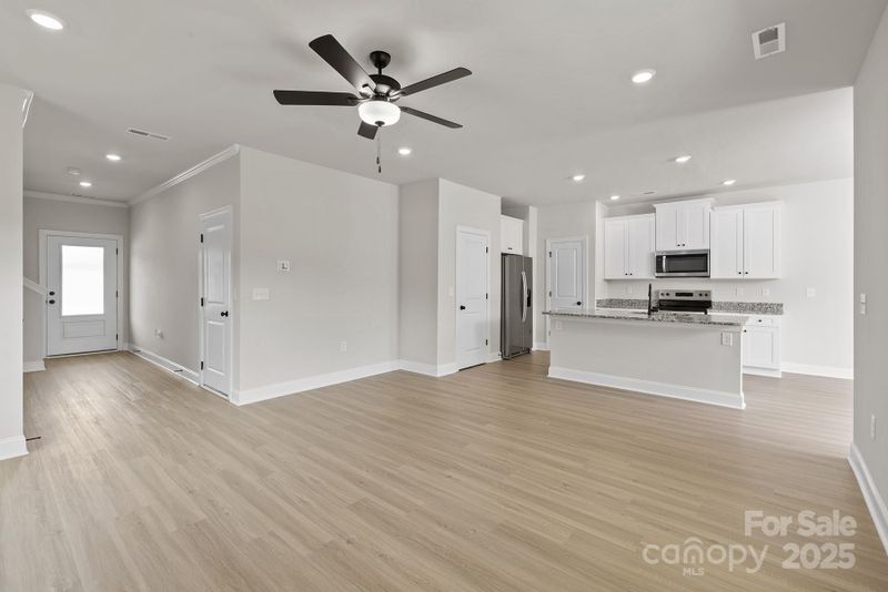 3329 Strong Box Ln, Gastonia, NC 28052