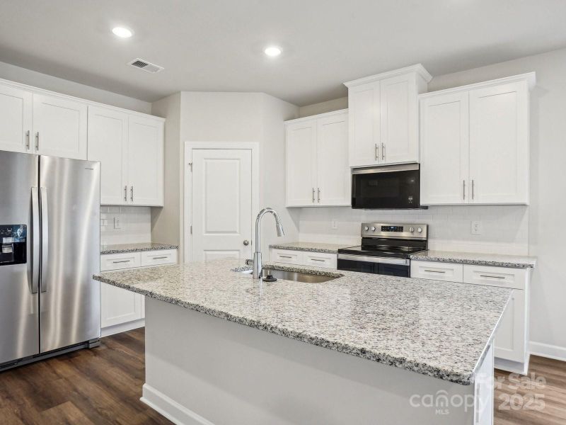 2100 Sunflower Cir, Newton, NC 28658