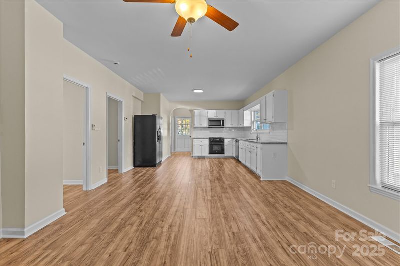 5909 Maple St, Charlotte, NC 28269