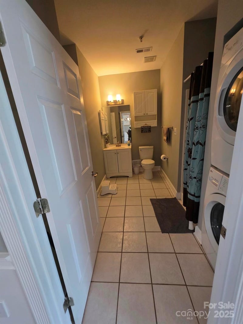 9016 Meadow Vista Dr, Charlotte, NC 28213