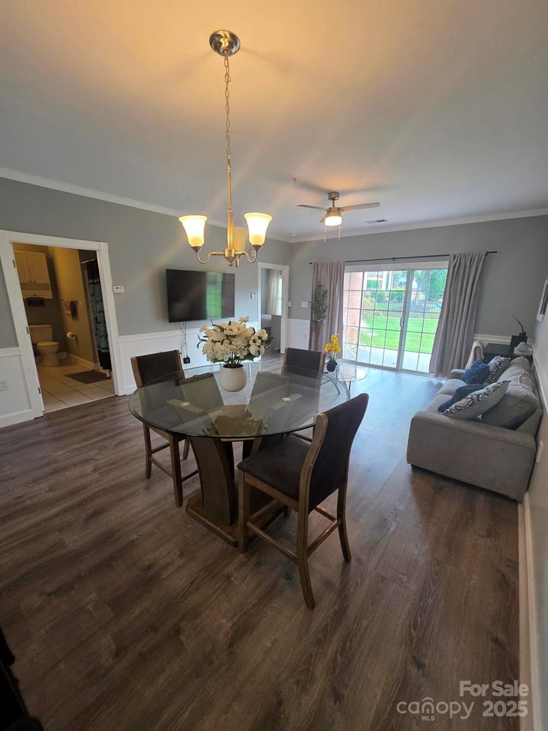 9016 Meadow Vista Dr, Charlotte, NC 28213
