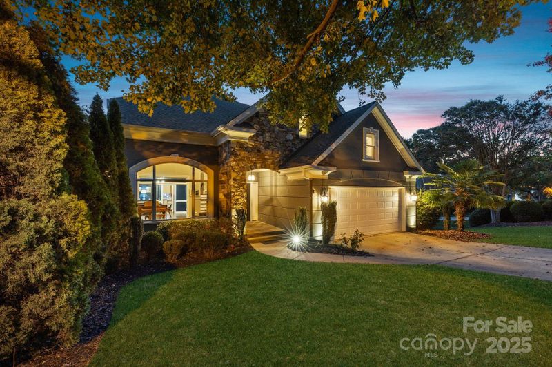 17701 Springwinds Dr, Cornelius, NC 28031