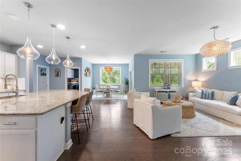 17514 Julees Walk Ln, Davidson, NC 28036