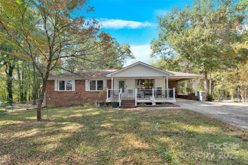 841 Knowles Dr, Dallas, NC 28034