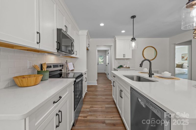 409 Oak Cir, Kannapolis, NC 28081