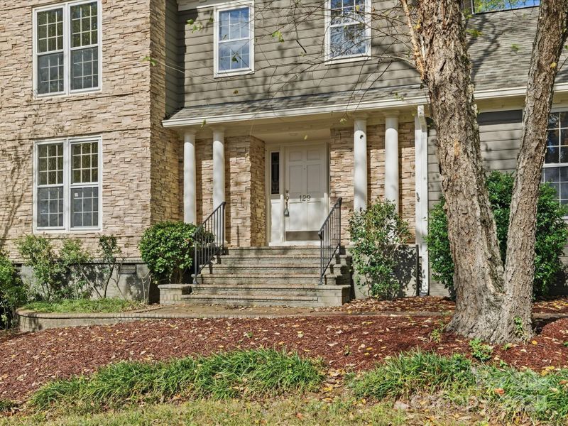 129 Chesney Glen Dr, Matthews, NC 28105