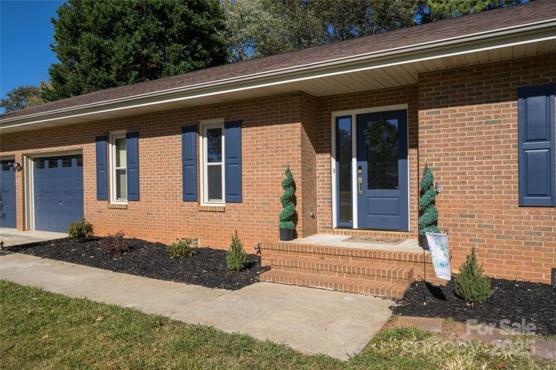1004 Sandy Ct, Gastonia, NC 28056