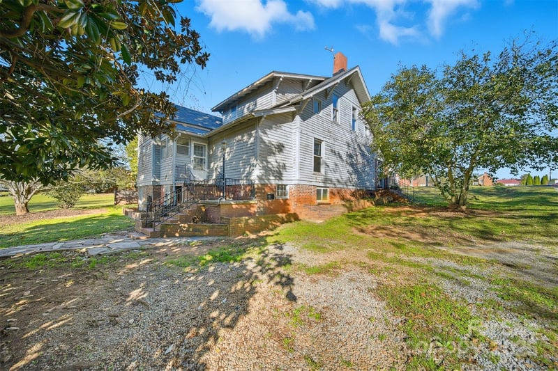 105 2nd Ave SW, Catawba, NC 28609