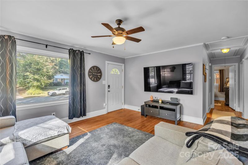 1018 Dudley Dr, Charlotte, NC 28205