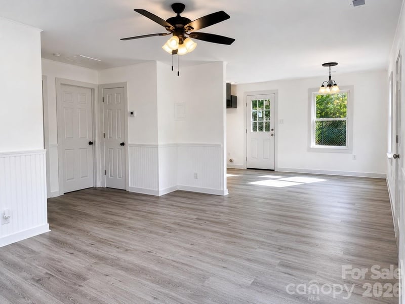 1123 Saratoga Dr, Charlotte, NC 28208