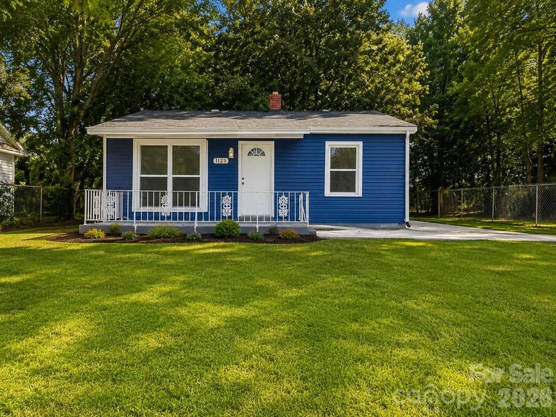 1123 Saratoga Dr, Charlotte, NC 28208
