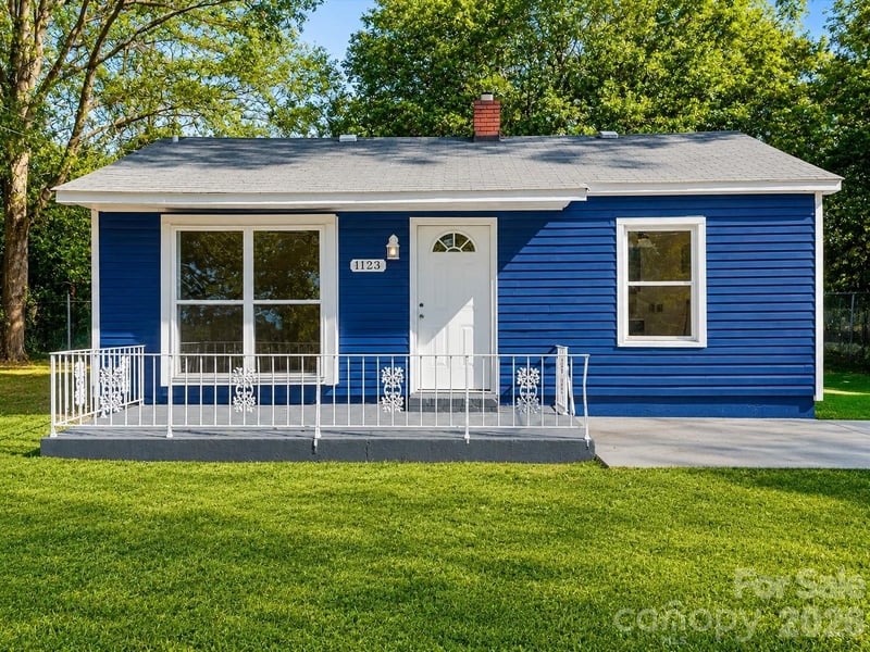 1123 Saratoga Dr, Charlotte, NC 28208