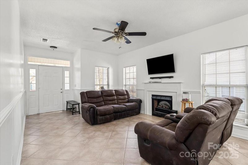 8927 Little Hampton Pl, Charlotte, NC 28215