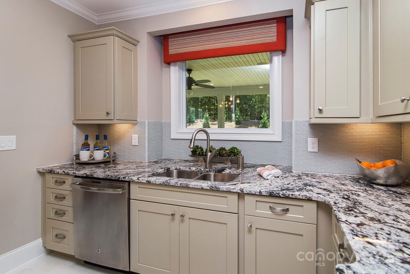 8929 Silver Springs Ct, Charlotte, NC 28215