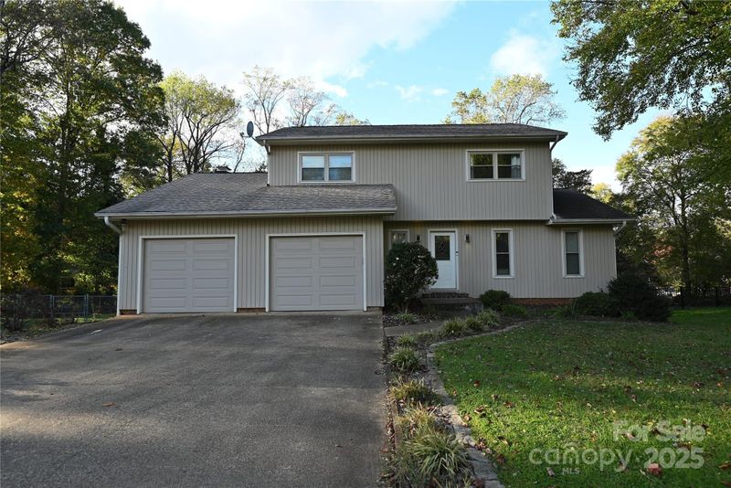 607 Rock Barn Rd NE, Conover, NC 28613