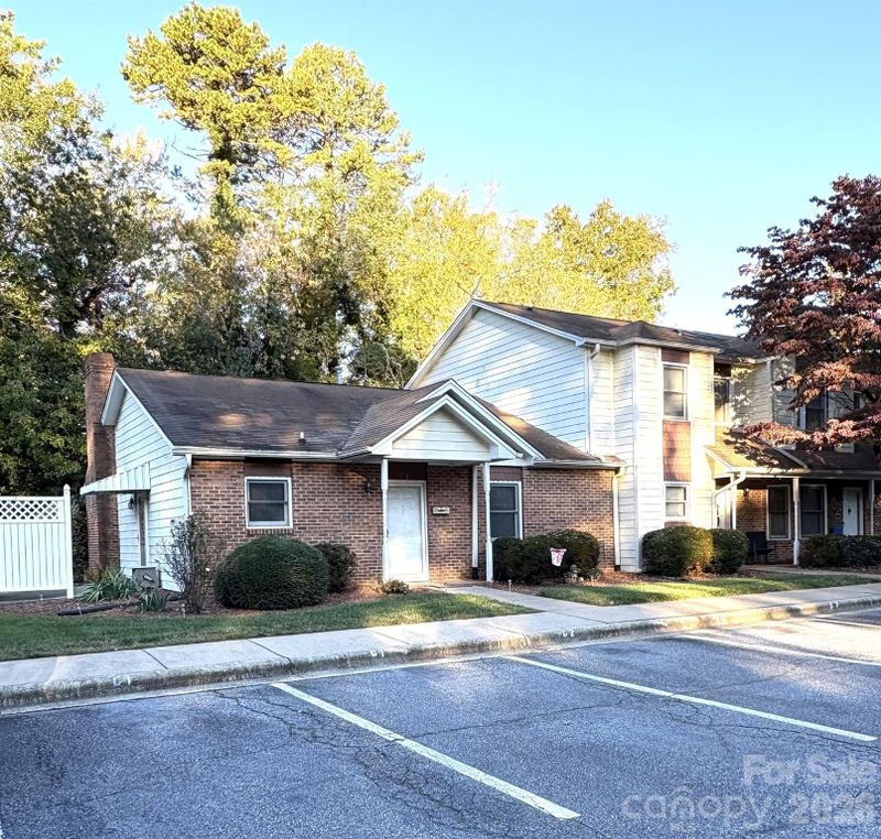605 8th Ave SW #C-1, Conover, NC 28613