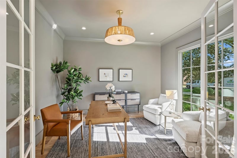 1544 Providence Dr, Charlotte, NC 28211