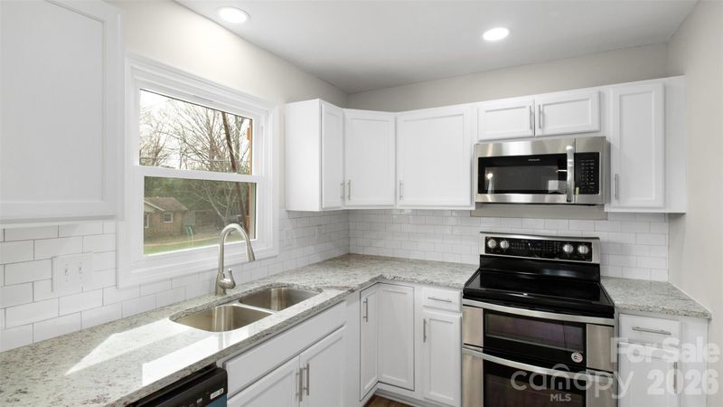 1325 Edgewater Dr, Charlotte, NC 28210