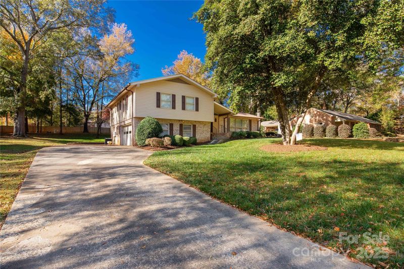 1779 Windsor Dr, Lancaster, SC 29720