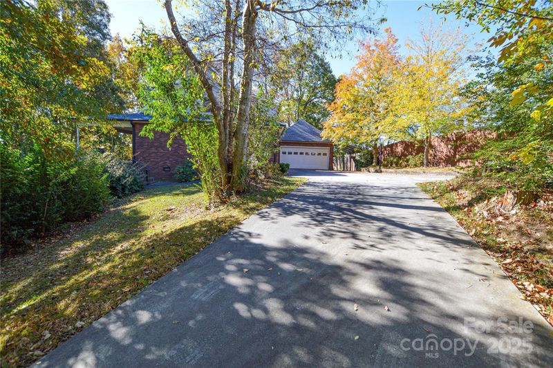 785 Rothmoor Dr NE, Concord, NC 28025