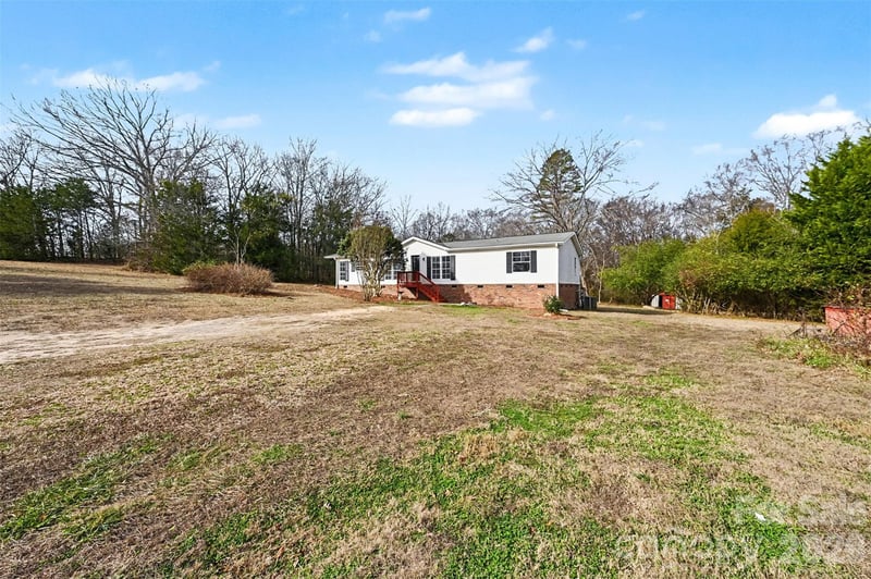 137 Cedar Grove Rd, Clover, SC 29710