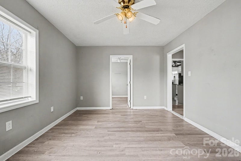 9501 Misenheimer Rd, Charlotte, NC 28215
