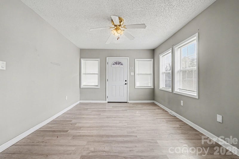 9501 Misenheimer Rd, Charlotte, NC 28215