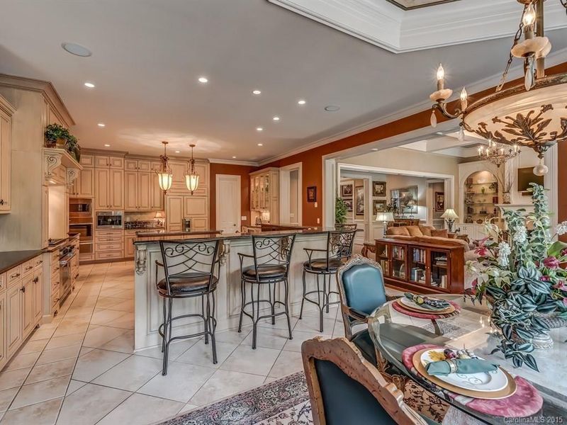 3035 Kings Manor Dr, Matthews, NC 28104