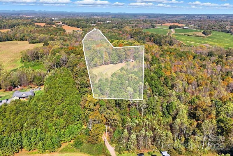 2048 Double Oak Dr, Claremont, NC 28610