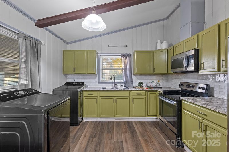 841 Squirrel Hill Rd #14, Charlotte, NC 28213