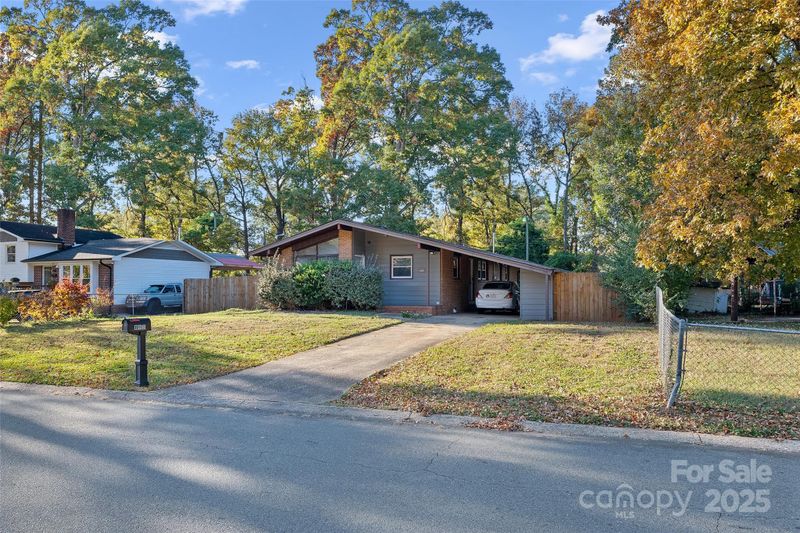 841 Squirrel Hill Rd #14, Charlotte, NC 28213