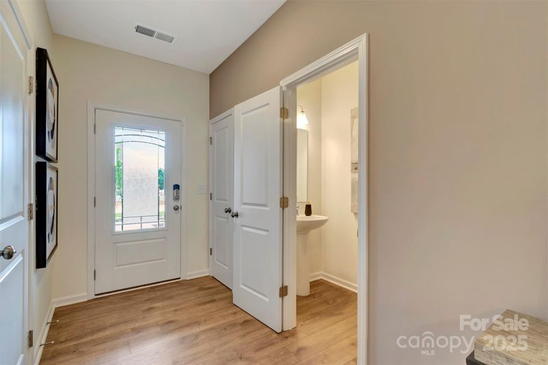 7012 Bentz St, Charlotte, NC 28269