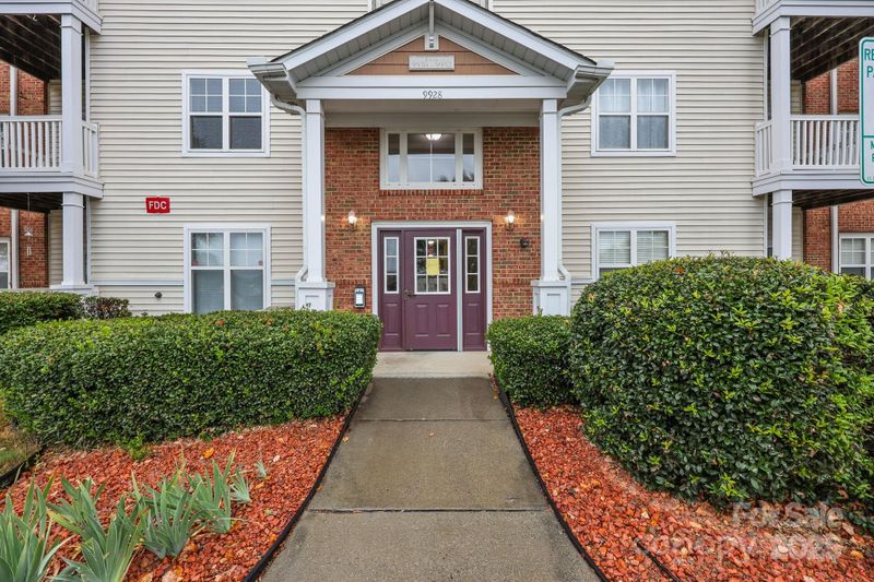 9950 Hyde Glen Ct, Charlotte, NC 28262