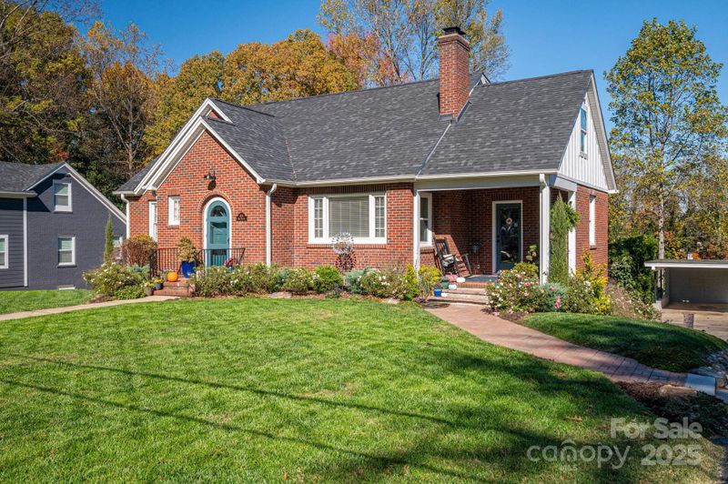628 W 8th St, Newton, NC 28658