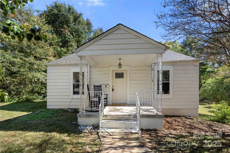 425 25th St SW, Hickory, NC 28602