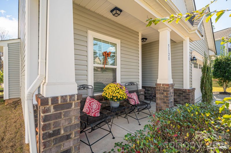 5128 Meadow Woods Dr, Lowell, NC 28098
