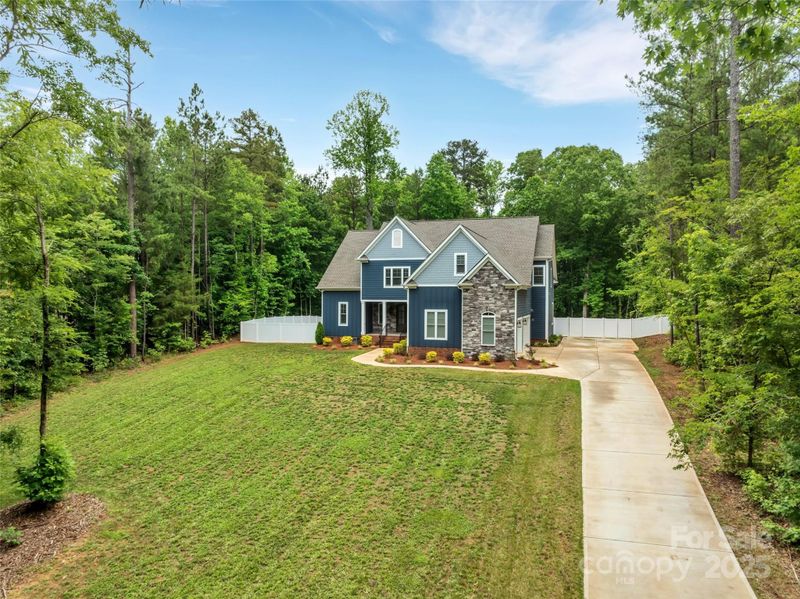 1622 Hunters Place Rd, York, SC 29745