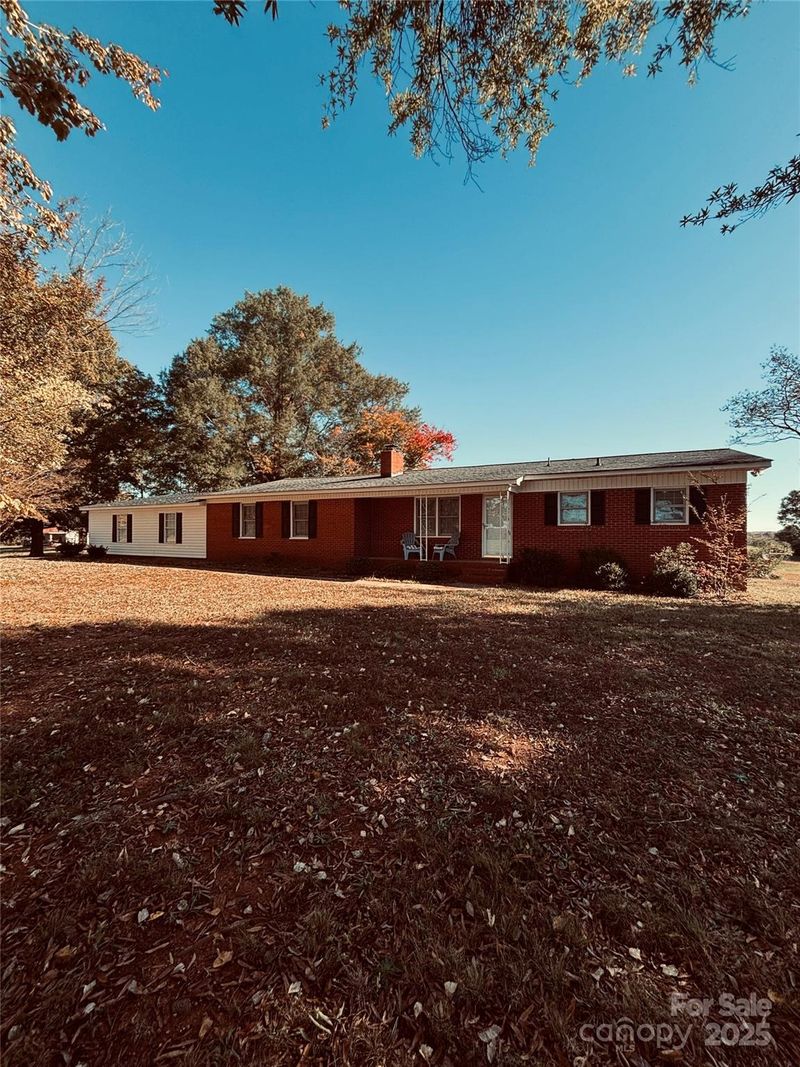 4211 Wolf Pond Rd, Monroe, NC 28112