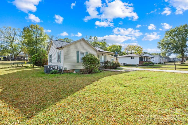 312 E 26th St, Kannapolis, NC 28083
