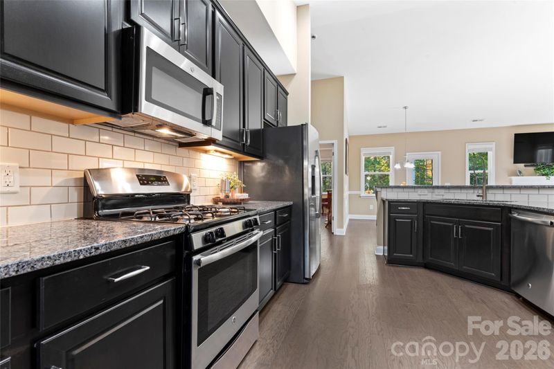 8015 Frances Haven Dr, Harrisburg, NC 28075