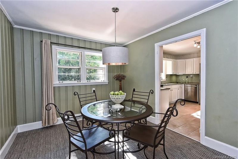 6309 Rosecrest Dr, Charlotte, NC 28210