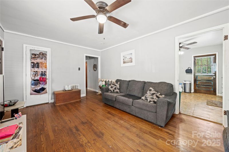 4838 Hidden Valley Rd, Charlotte, NC 28213