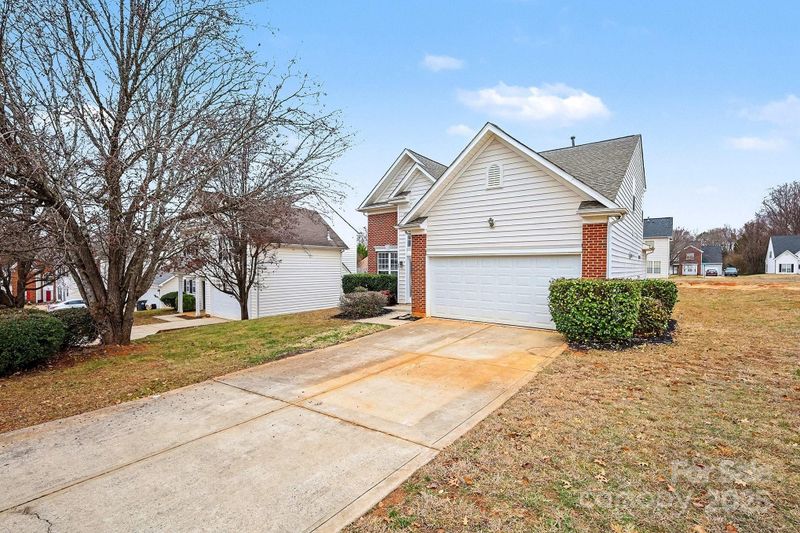 11935 Misty Pine Ct, Charlotte, NC 28215