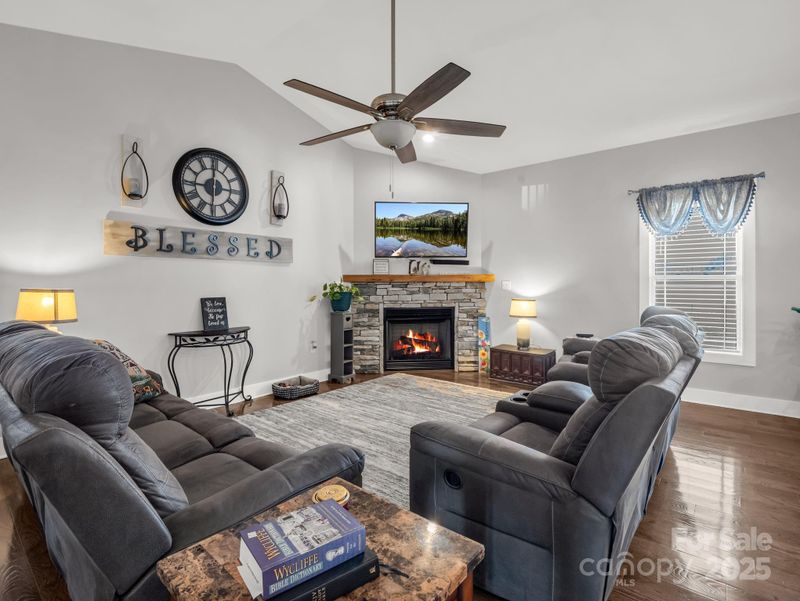 2238 Mintew Cir, Lincolnton, NC 28092