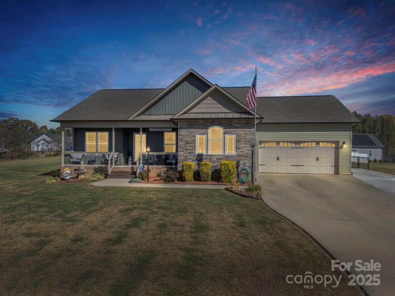 2238 Mintew Cir, Lincolnton, NC 28092