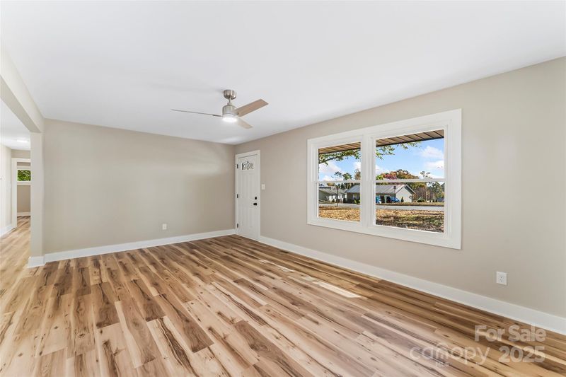 715 7th Ave SE, Hickory, NC 28602