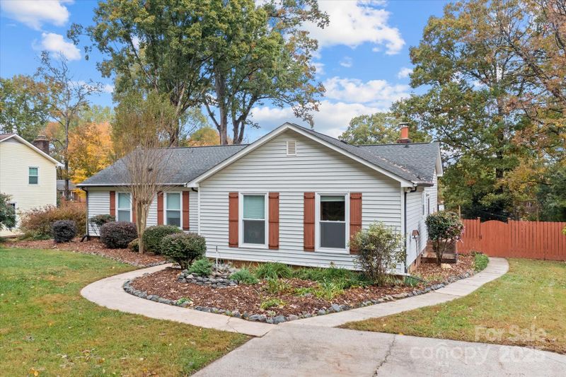 4407 Oak Ln, Charlotte, NC 28213