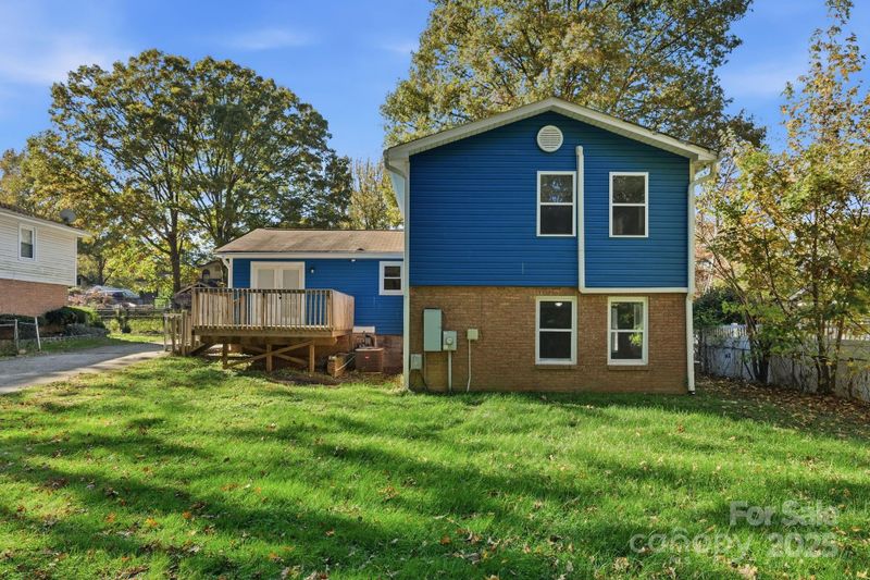 814 Dobson Dr, Charlotte, NC 28213
